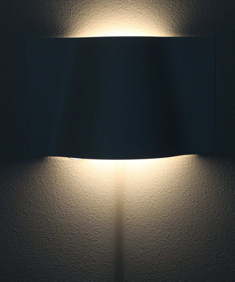 Surface Wave Alluring Curved Metal LED Wall Light