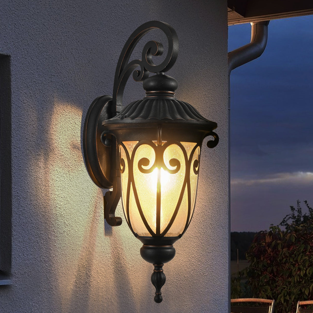 Classic Outdoor Wall Lantern