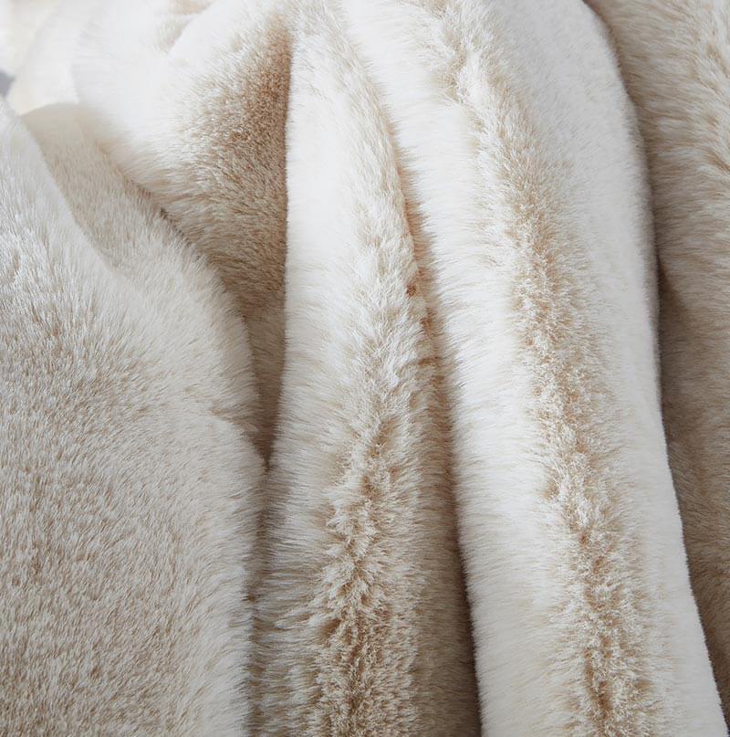 Cassilda Luxury Chinchilla Faux Fur Throw Blanket
