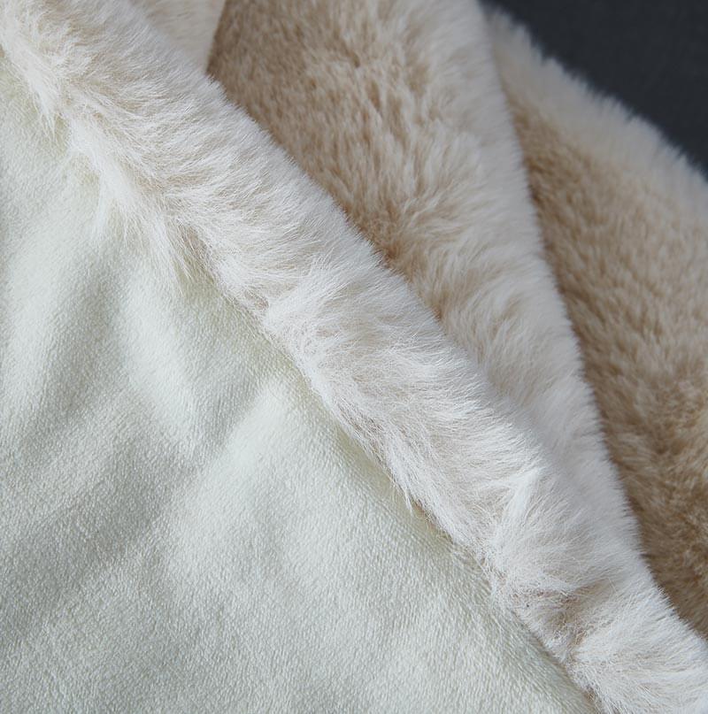 Cassilda Luxury Chinchilla Faux Fur Throw Blanket