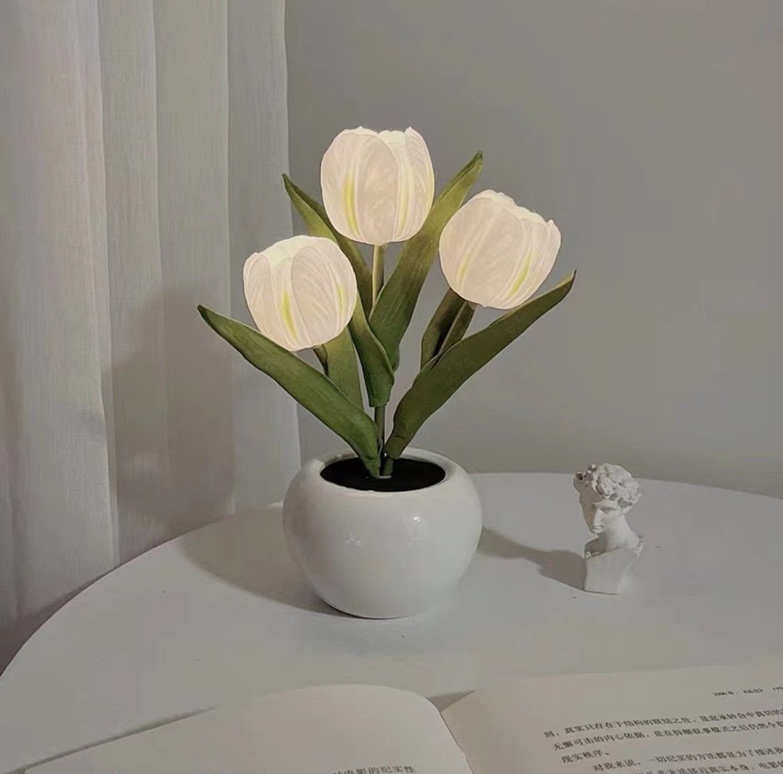 Tulip Shaped Floral Table Lamp - Casatrail.com