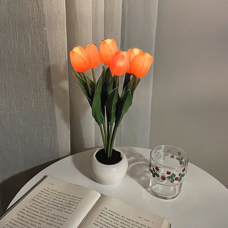 Tulip Shaped Floral Table Lamp - Casatrail.com