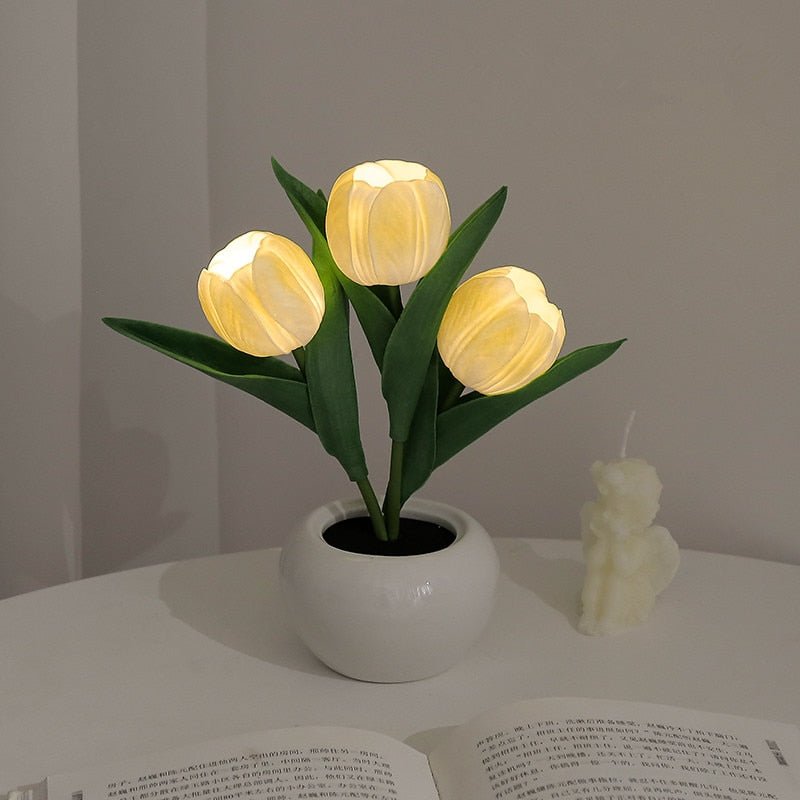 Tulip Shaped Floral Table Lamp - Casatrail.com