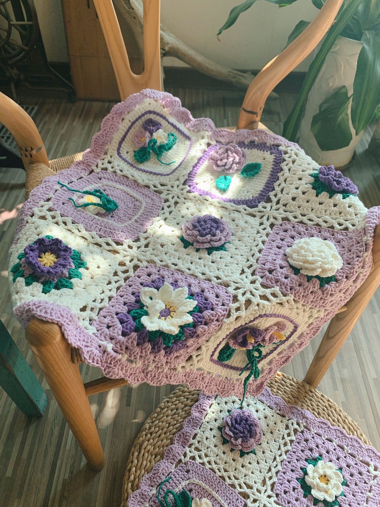 Retro Wisteria Gardenia Crochet Blanket