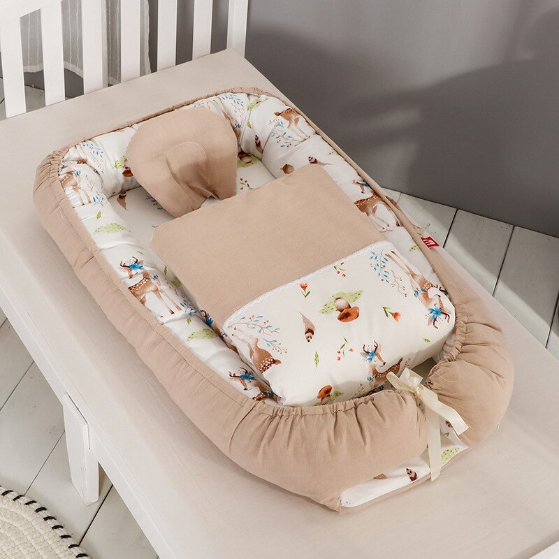Girls Bassinet with Bedding Fence