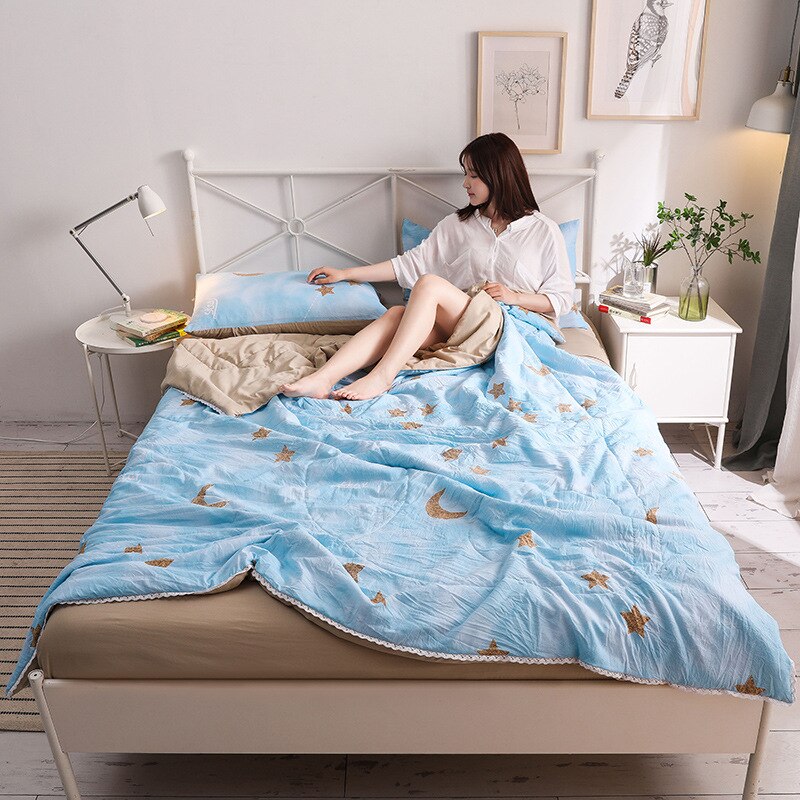 Breathable Summer Quilt - Thin Comforter for Adults and Kids