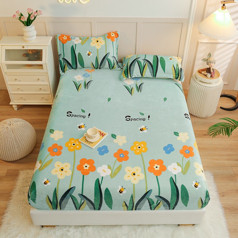 Cartoon Style Warm Bed Cover - Velvet Fitted Sheet