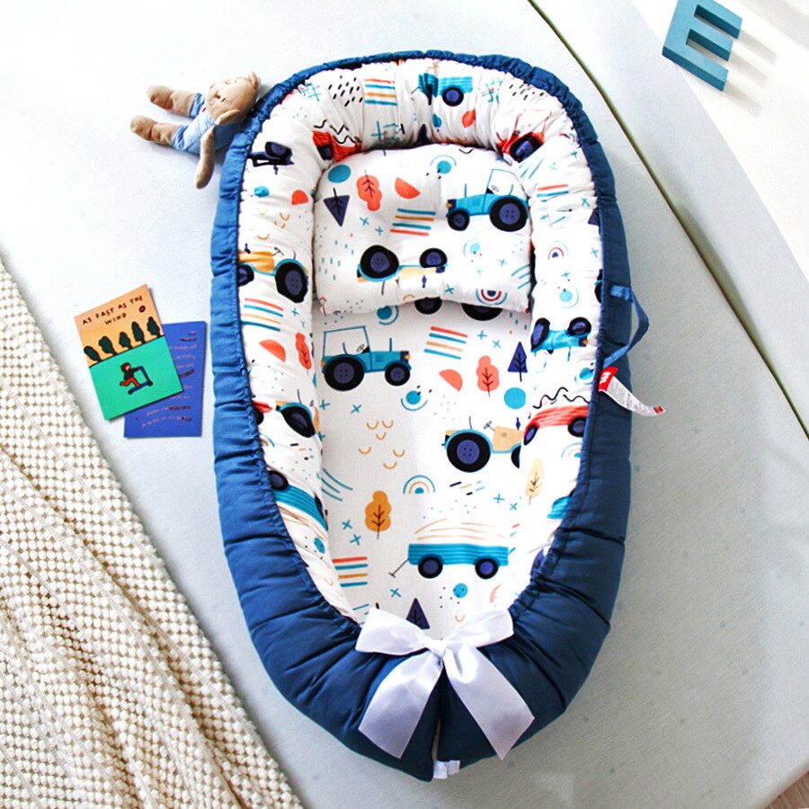 Newborn Baby Nest Bed Portable Crib Travel Beds with Bumper and Pillow