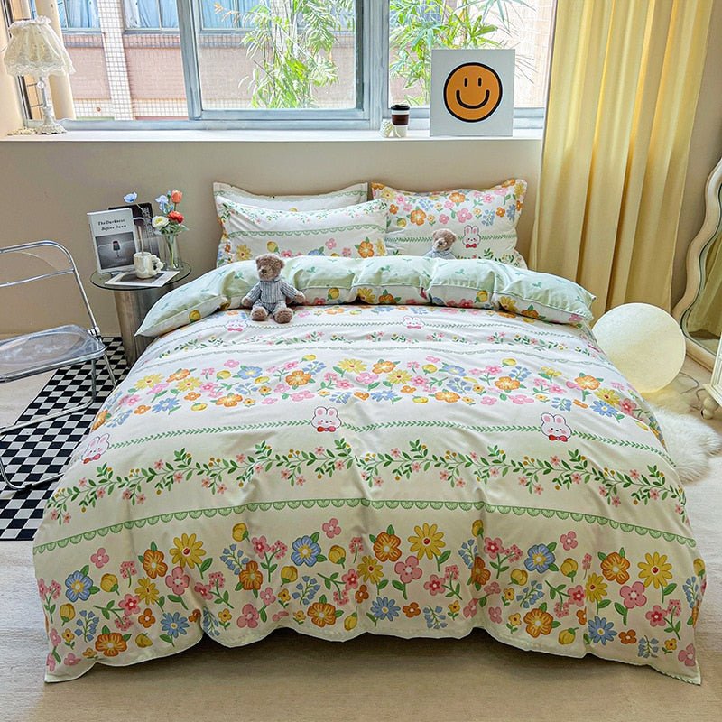 Cute Cartoon Bed Linen Set: Floral Print, Full Queen Size - Casatrail.com