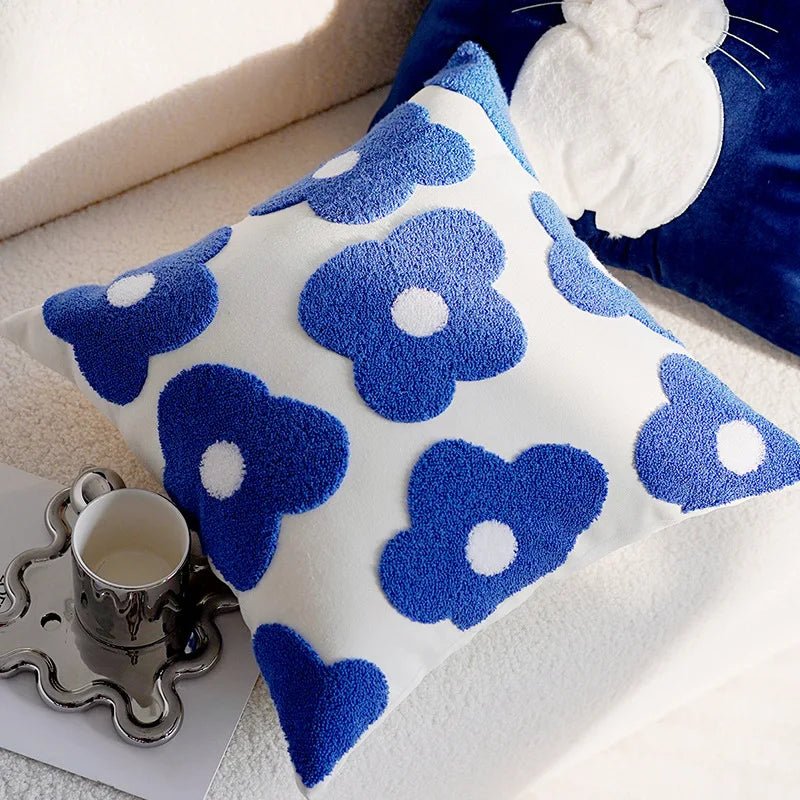 Cute Throw Pillow Cover For Sofa With Nordic Flower Design - Casatrail.com