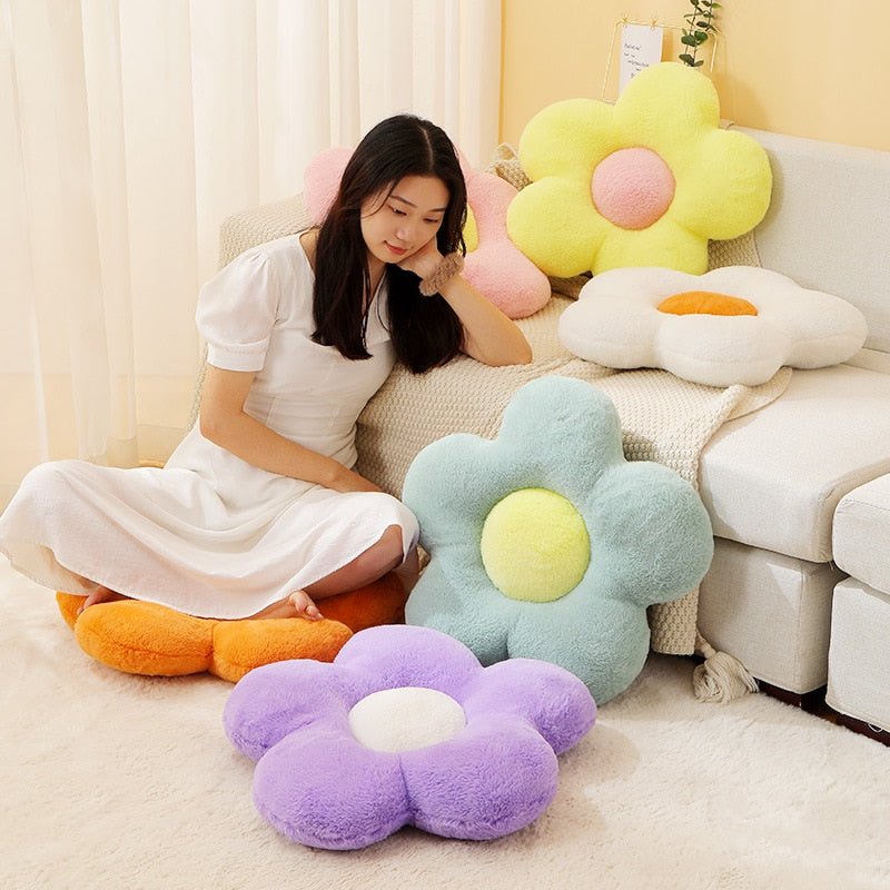 Daisy Flower Shaped Plush Pillow - Casatrail.com