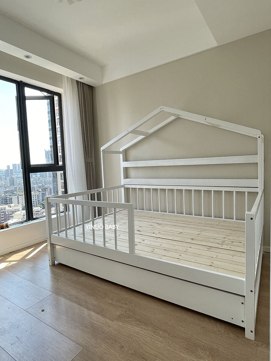 European Style Solid Wood Children's Floor Bed - Casatrail.com