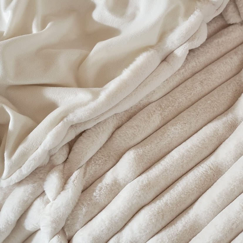 Faux Fur Throw Blanket - Casatrail.com