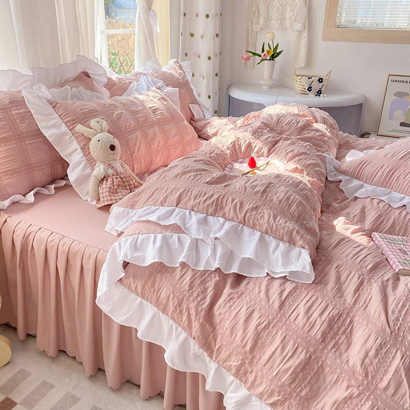 Four - Piece Bedding Set with Quilt Cover - Casatrail.com