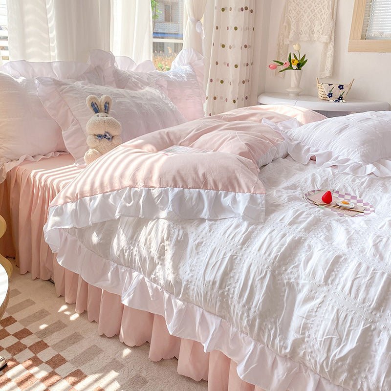 Four - Piece Bedding Set with Quilt Cover - Casatrail.com