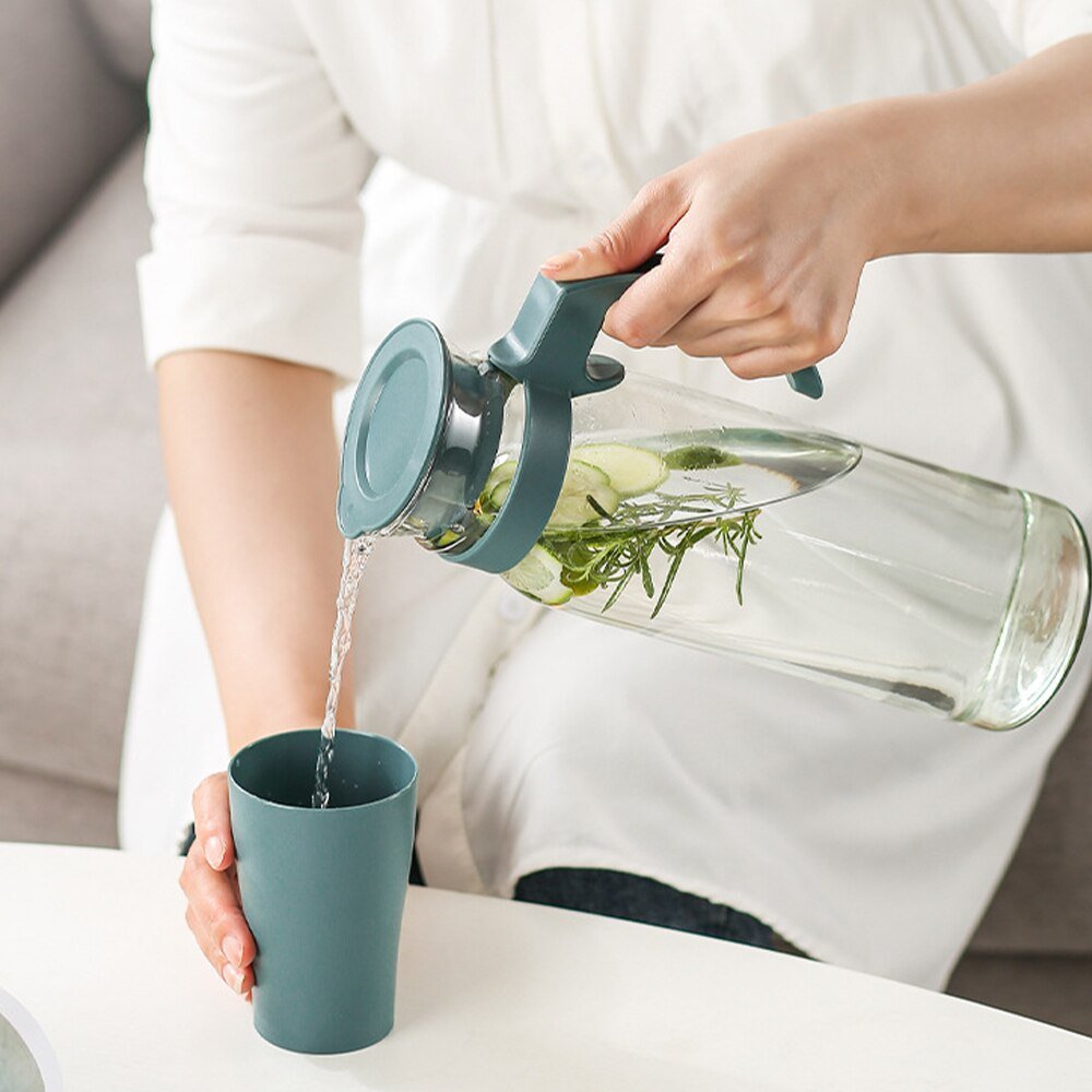 Glass Water Pitcher with Lid and Handle - Beverage Dispenser - Casatrail.com