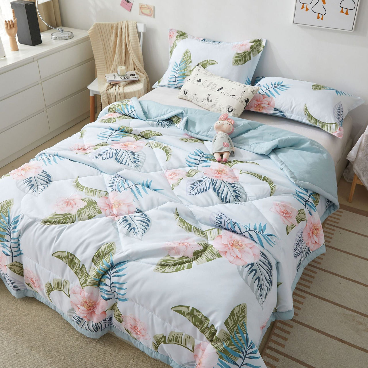 Grey Bear Summer Quilt: Comforter - Casatrail.com