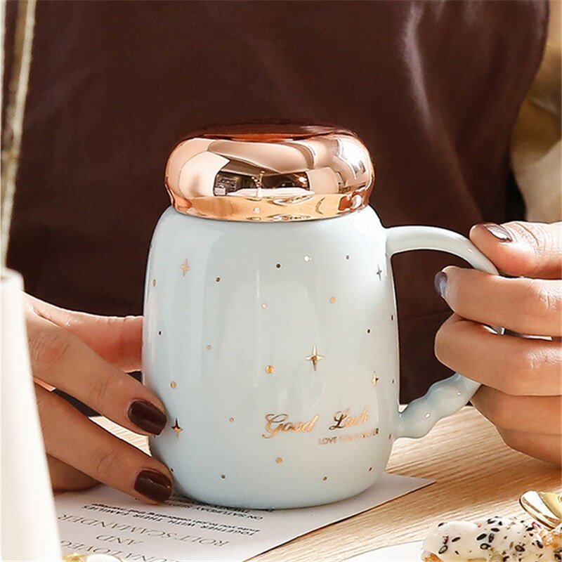 Gypsophila Ceramic Coffee Mug with Creative Handgrip and Lid - Casatrail.com