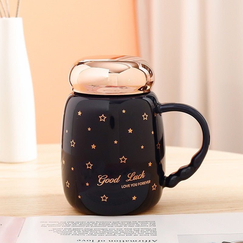 Gypsophila Ceramic Coffee Mug with Creative Handgrip and Lid - Casatrail.com