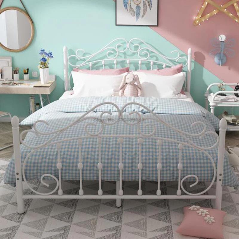 Iron Bed Frame for Teenagers - Simple and Modern - Casatrail.com