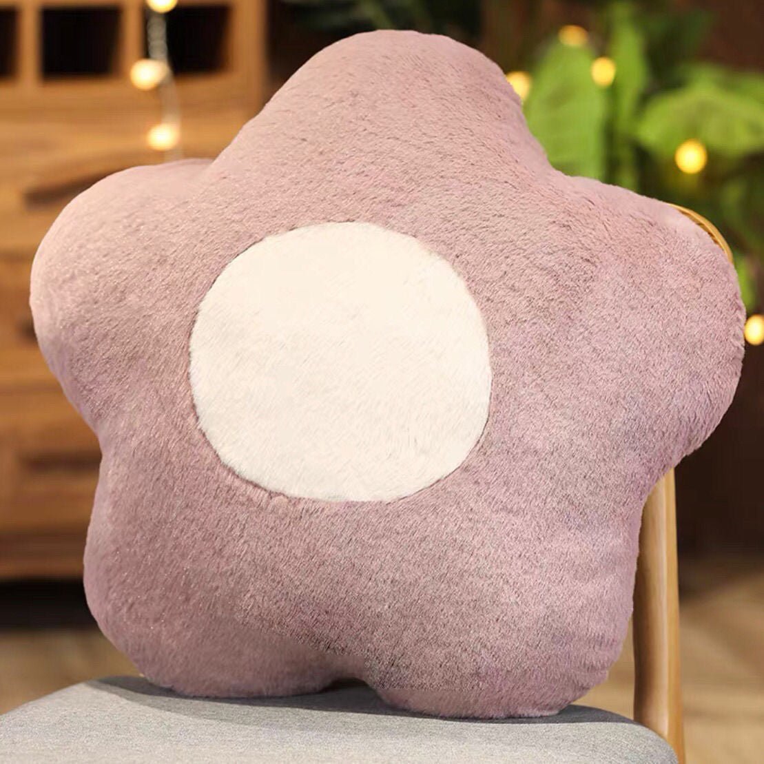 Kids' Egg - Shaped Plush Floor Pillow for Comfort - Casatrail.com