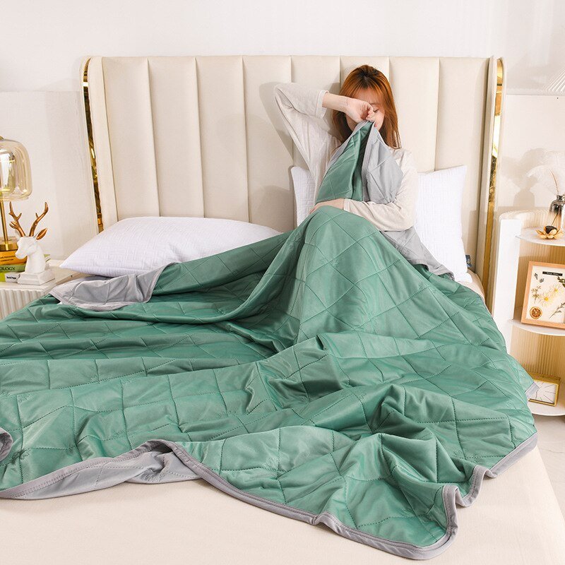 Lightweight Summer Quilt with Double Side Cold Cooling Fabric - Casatrail.com