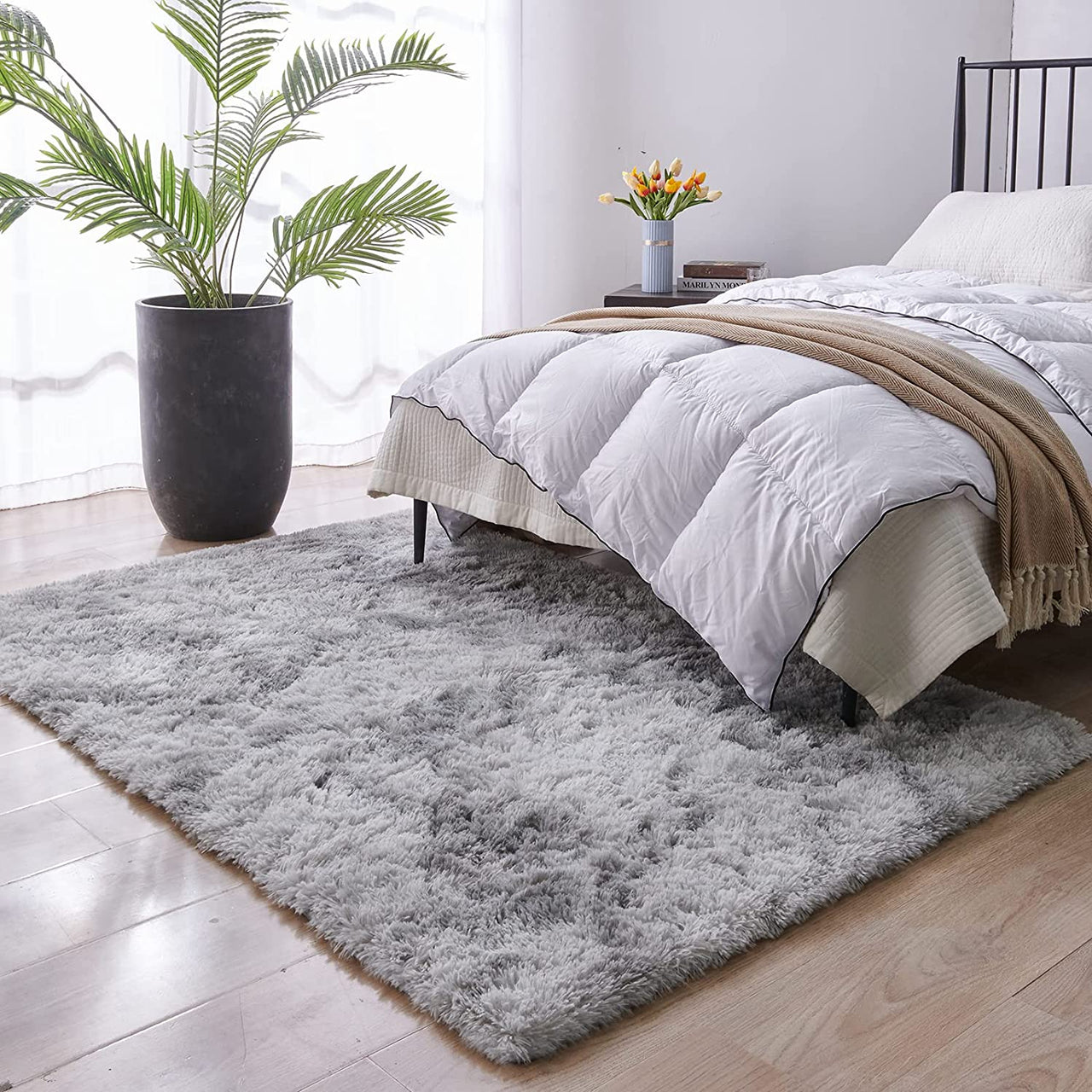 Luxury Plush Shaggy Area Rug for Bedroom with Non - Slip Backing - Casatrail.com