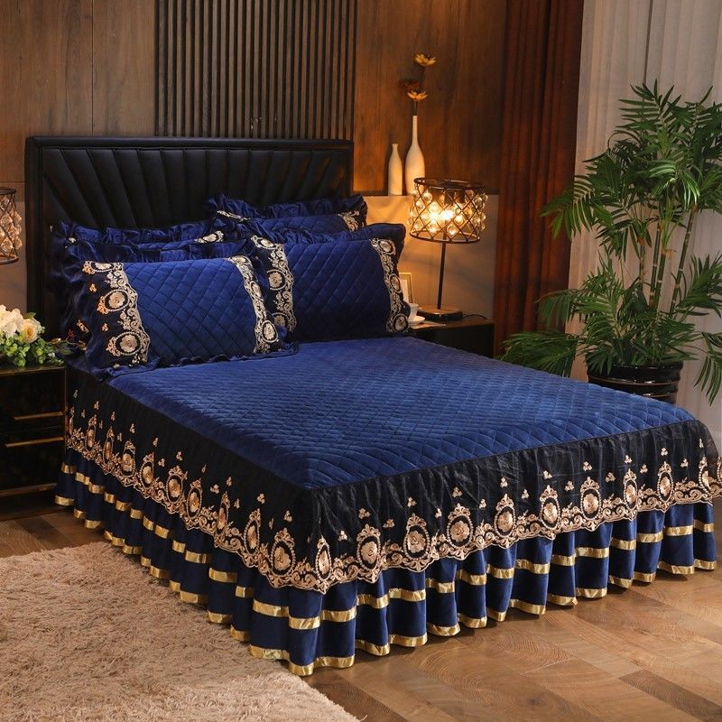 Luxury Velvet Plush Bedspread with Quilted Embossing - Casatrail.com