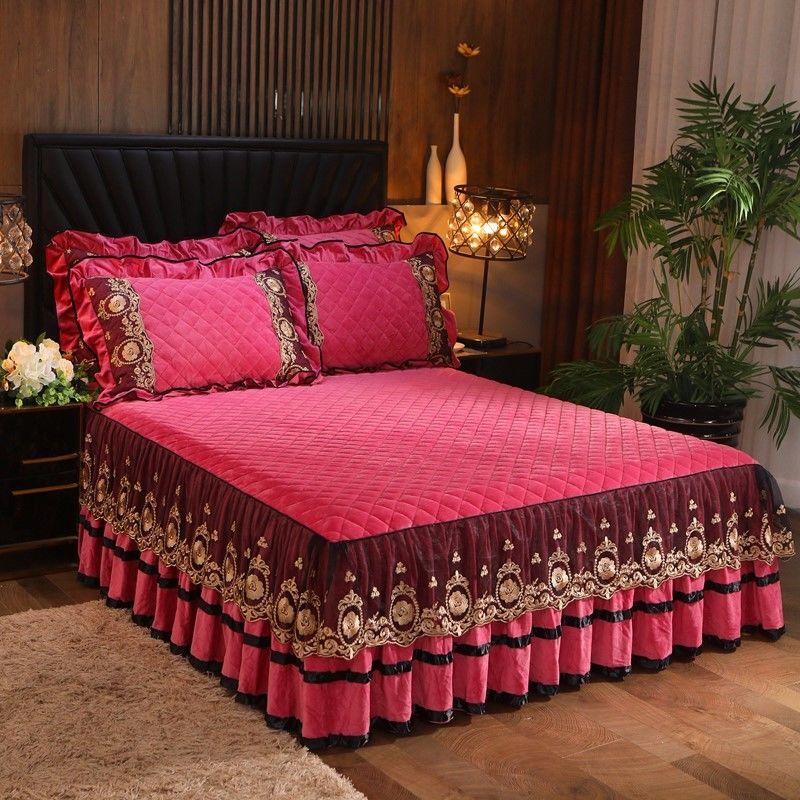 Luxury Velvet Plush Bedspread with Quilted Embossing - Casatrail.com