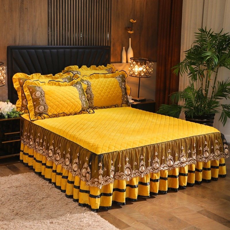 Luxury Velvet Plush Bedspread with Quilted Embossing - Casatrail.com