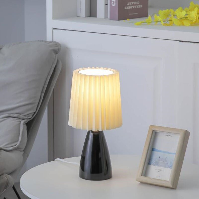 Milkshake LED Ceramic Table Lamp - Pleats Design - Casatrail.com