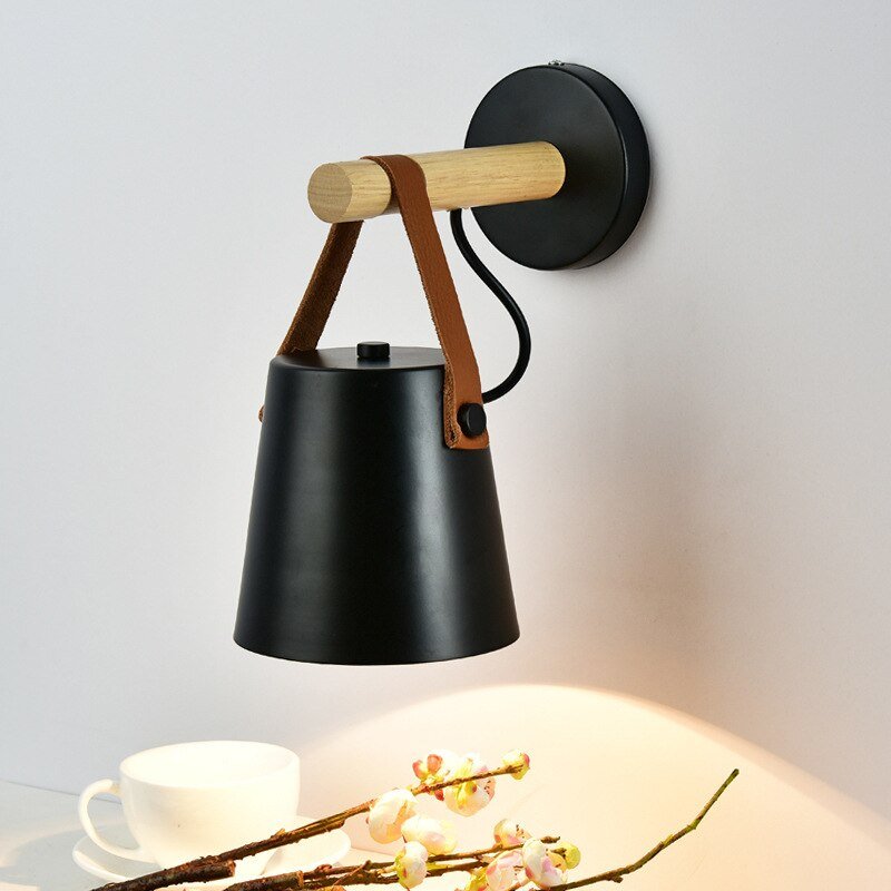 Modern Wall Lamp with Leather and Wood Accents - Casatrail.com