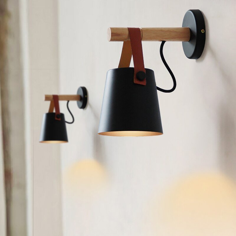 Modern Wall Lamp with Leather and Wood Accents - Casatrail.com