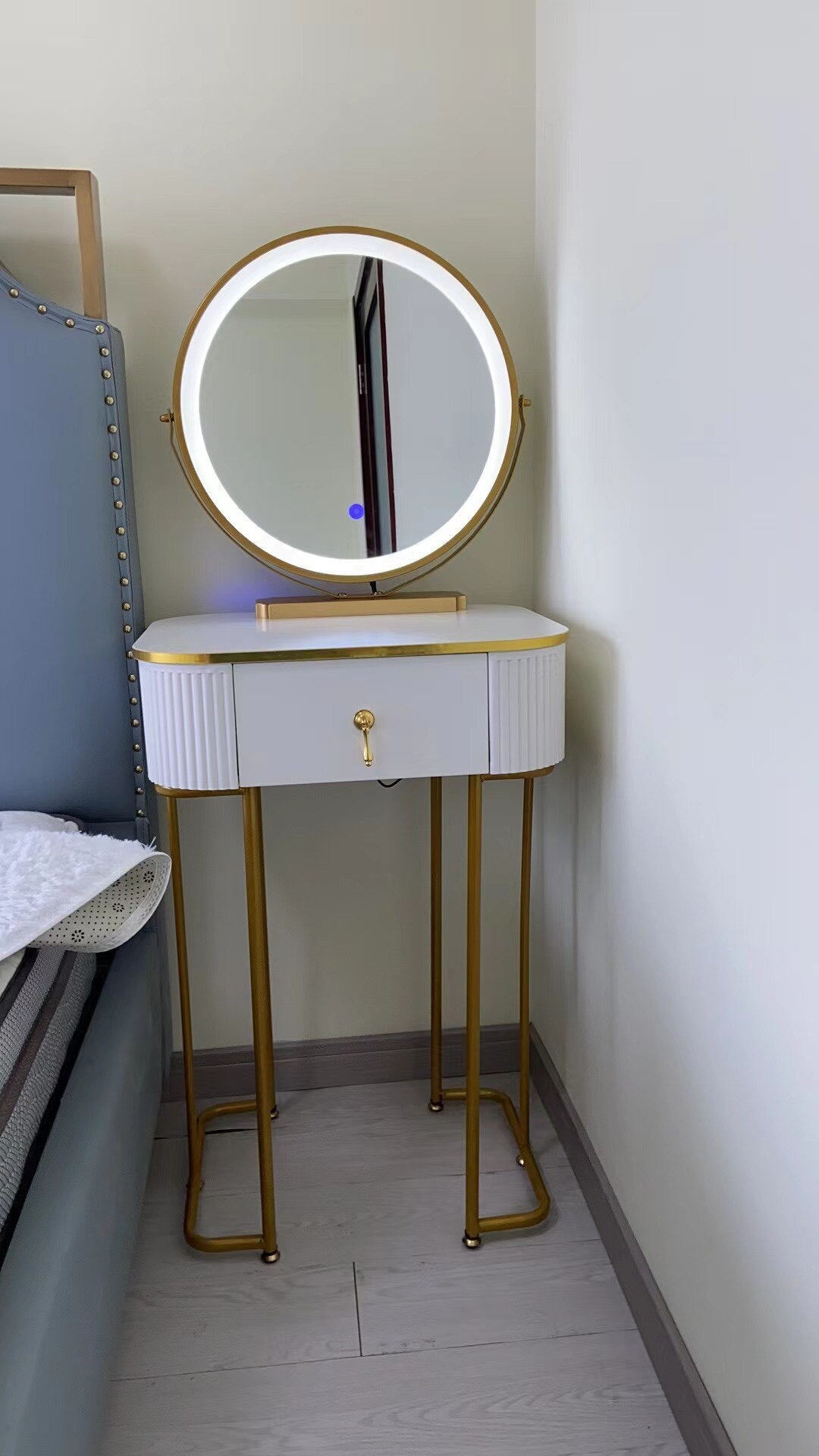 Nordic Dressing Table - Luxury Comfortable Storage Organizer - Casatrail.com