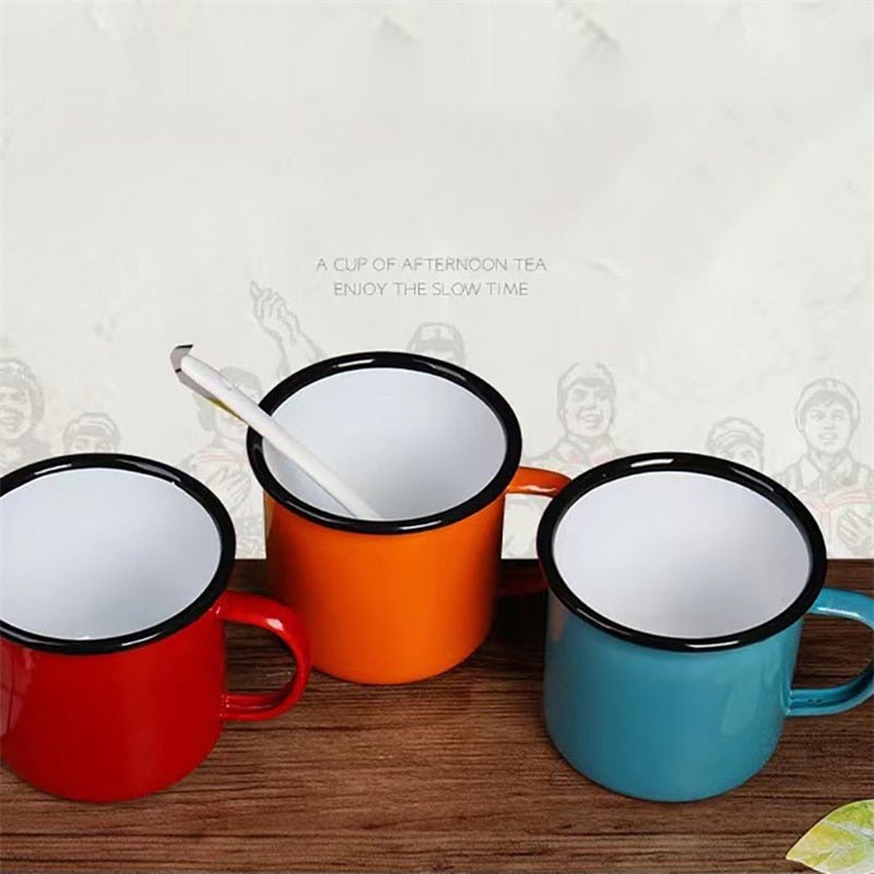 Old - Fashioned Enamel Cups - Casatrail.com