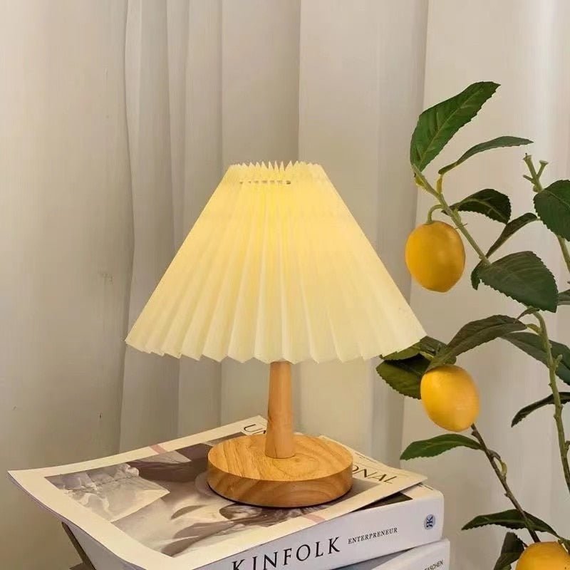 Pleated DIY Foldable Table Lamp - Casatrail.com