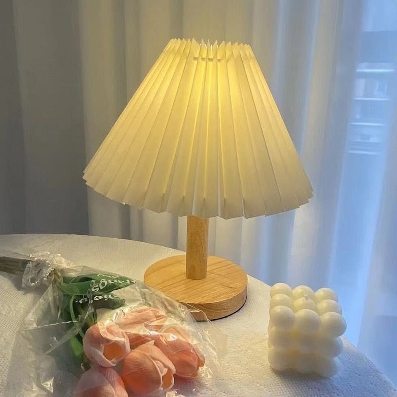 Pleated DIY Foldable Table Lamp - Casatrail.com