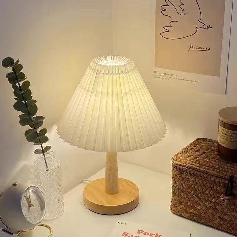 Pleated DIY Foldable Table Lamp - Casatrail.com