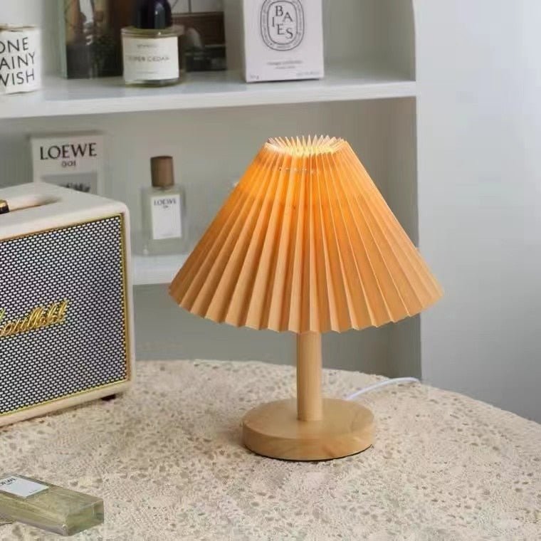 Pleated DIY Foldable Table Lamp - Casatrail.com