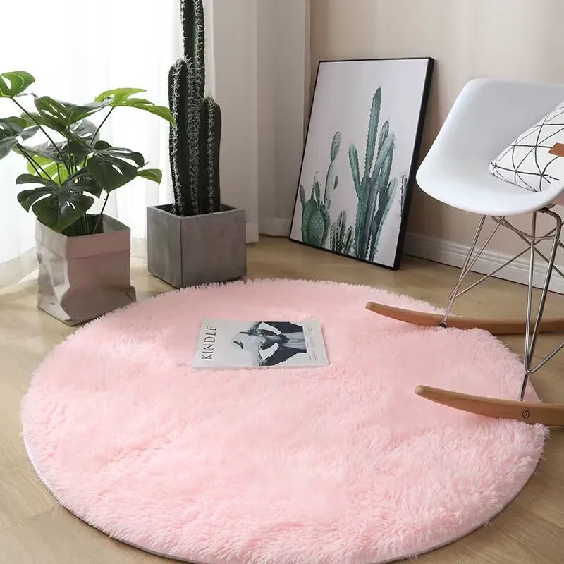 Plush Round Carpet with Fluffy Non - Slip Design - Casatrail.com