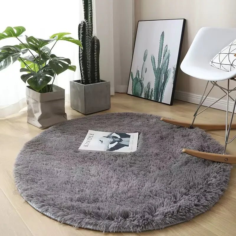 Plush Round Carpet with Fluffy Non - Slip Design - Casatrail.com