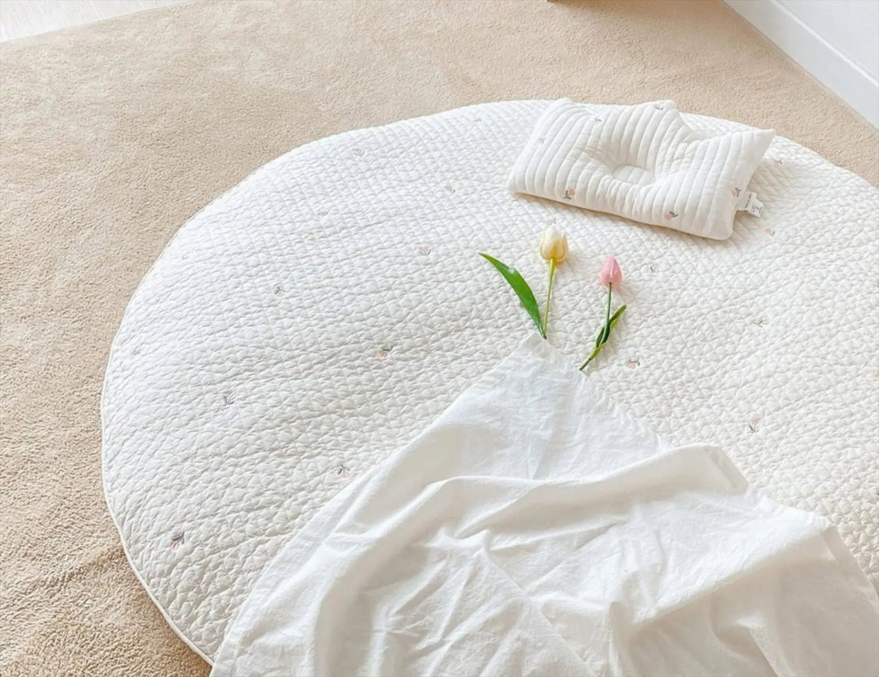 Removable Washable Rabbit Flower Embroidered Rug - Casatrail.com