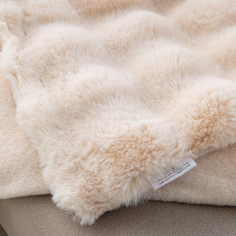 Ruched Luxurious Faux Fur Throw Blanket - Casatrail.com