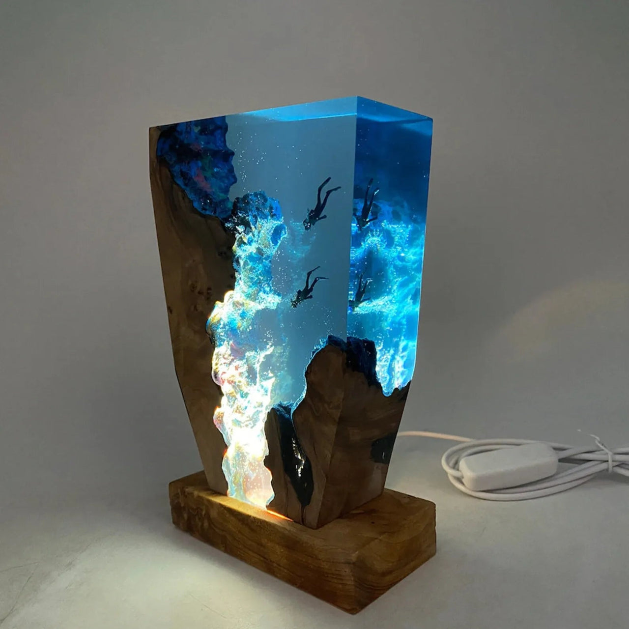 Seabed World Resin Table Light with Art Decoration - Casatrail.com