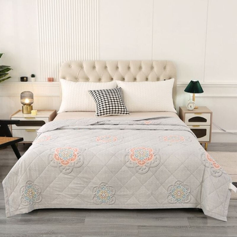 Soft Summer Comforter - Air - conditioned Quilt for Kids' Beds - Casatrail.com