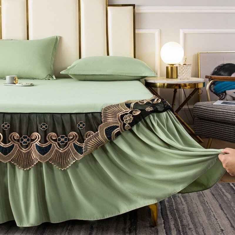 Solid Color Lace Bed Skirt Three Piece Set with Princess Style for Smooth Bed Spread and Mattress Protection - Casatrail.com