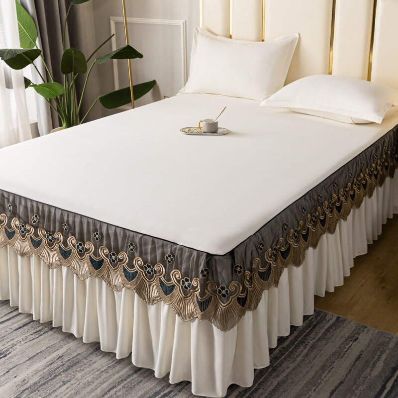 Solid Color Lace Bed Skirt Three Piece Set with Princess Style for Smooth Bed Spread and Mattress Protection - Casatrail.com