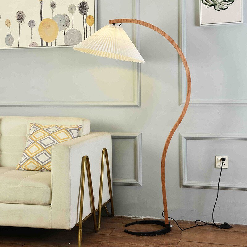 Solid Wood LED Floor Lamp for Stylish Indoor Lighting - Casatrail.com