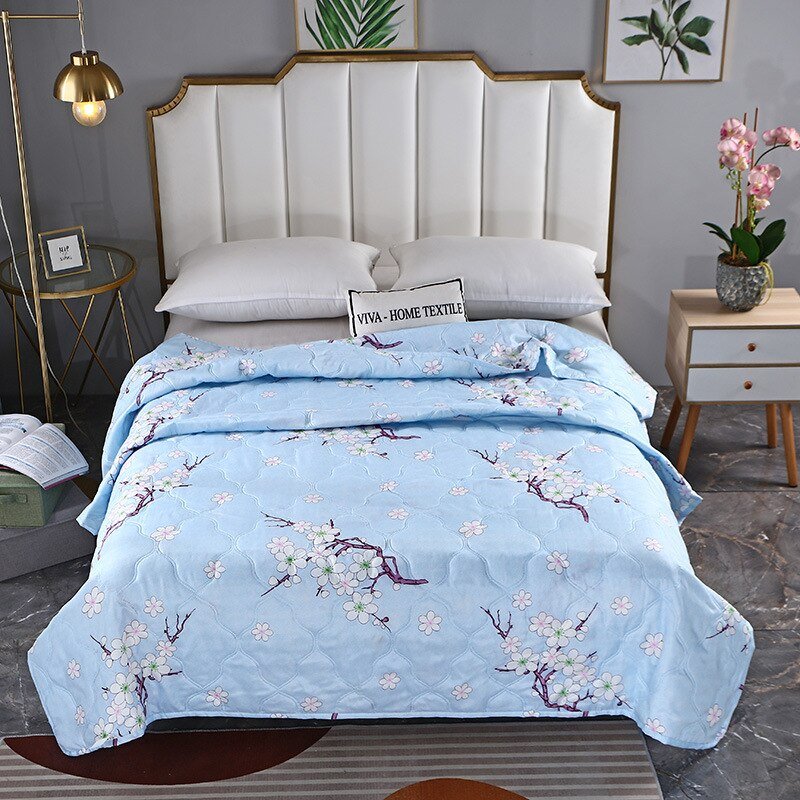 Striped Summer Quilt - Lightweight Air - conditioned Comforter - Casatrail.com