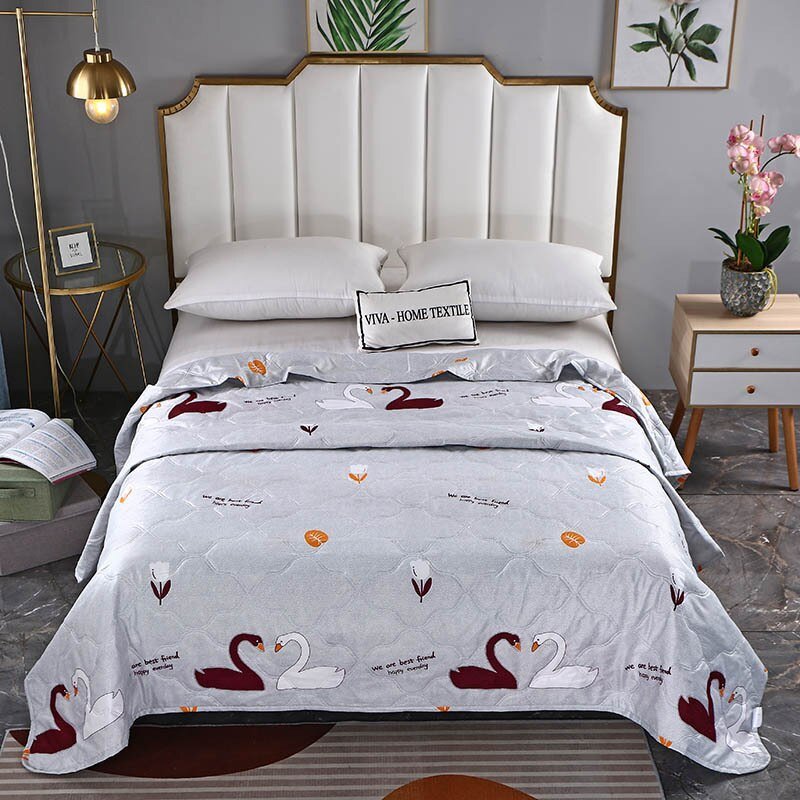 Striped Summer Quilt - Lightweight Air - conditioned Comforter - Casatrail.com
